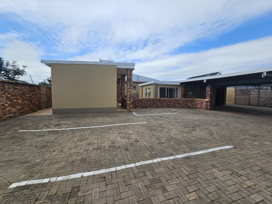 Commercial Property for Sale in Vincent Eastern Cape